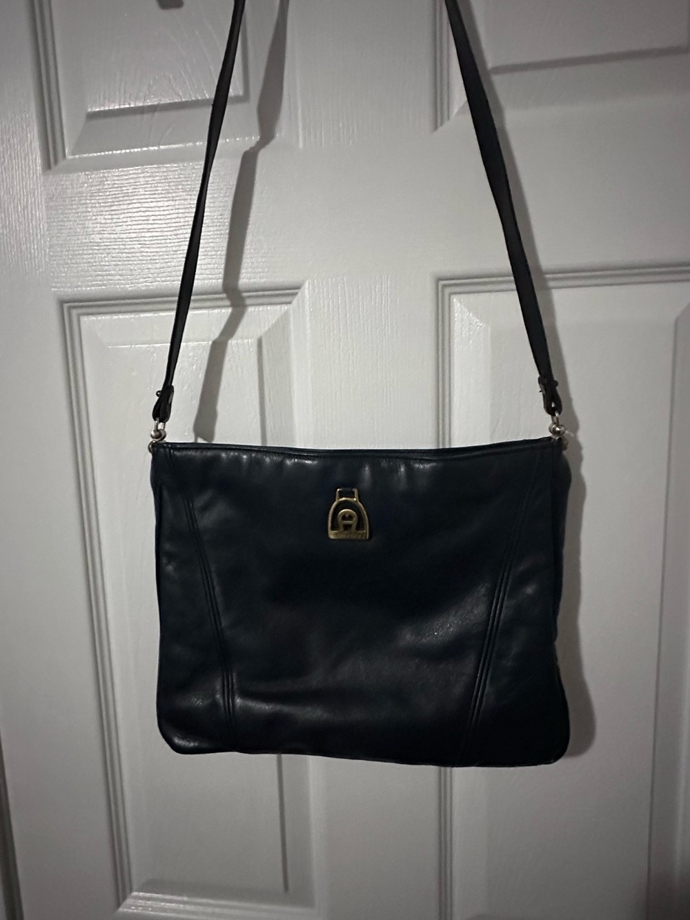 Vintage Etienne Aigner Navy Blue Leather Shoulder Bag Gold Logo